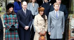 Ӣ�����ҽ����ϲ���е�࣬��һλ������������